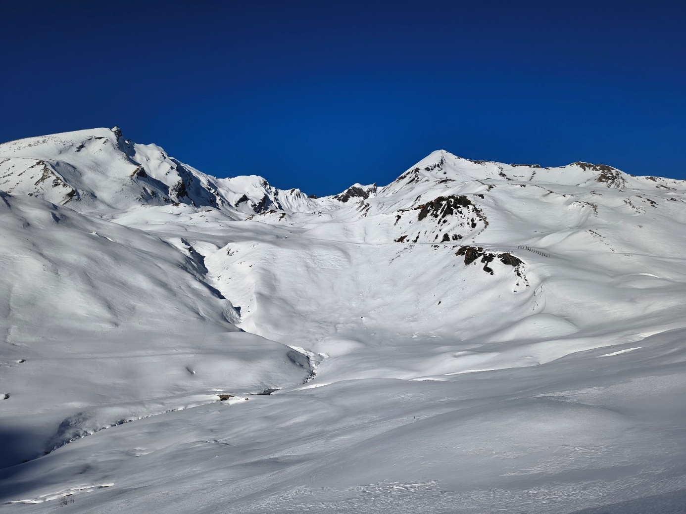 Une image contenant nature, neige, plein air, Relief glaciaire
Le contenu généré par l’IA peut être incorrect.