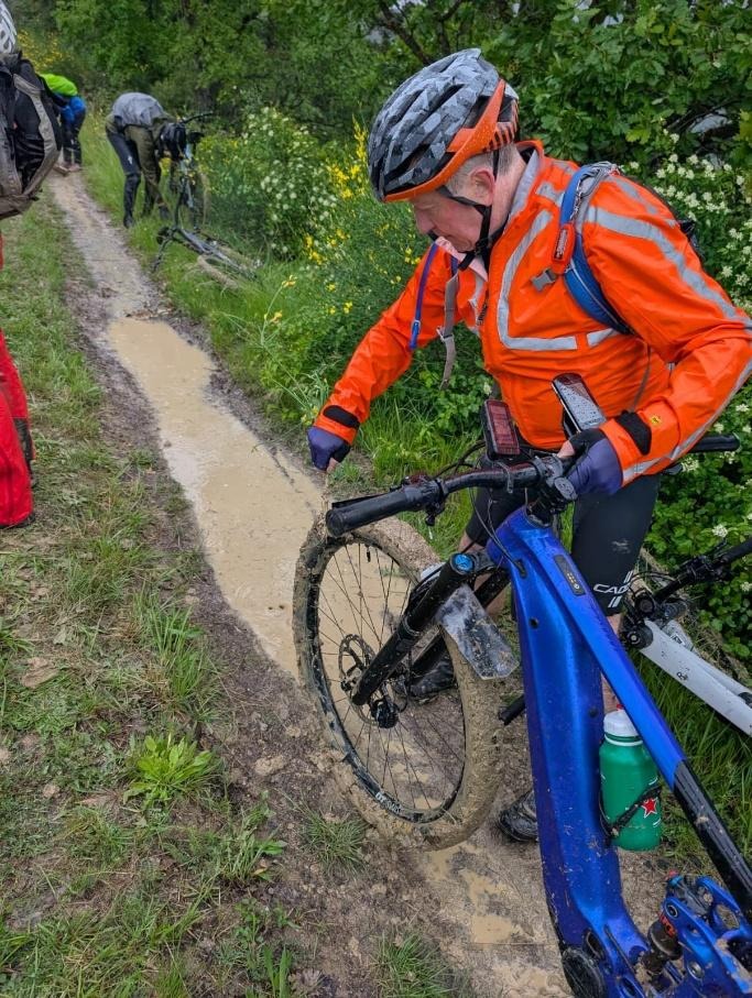 Une image contenant plein air, Roue de vélo, roue, Vélo - Équipement et matériel
Le contenu généré par l’IA peut être incorrect.