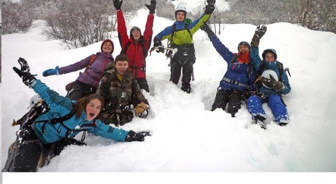 Cascade de glace pour les jeunes de l'école d'Av de Chambéry ! image article