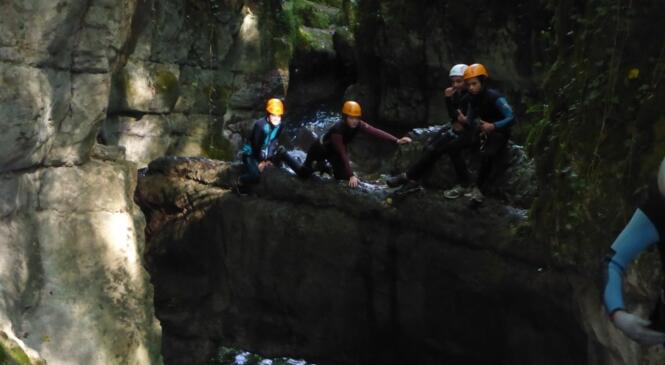 Sortie canyon sous le soleil pour les 11-14 de l'école d'AV' image article