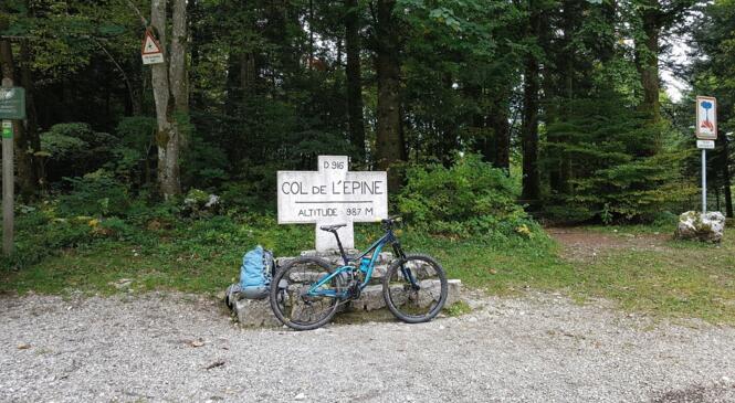 Réhabilitation d'un sentier par la commission V2M image article