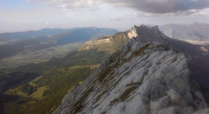 L'Ecole d'Av. 13/15 sur les bucoliques Arêtes du Gerbier image article