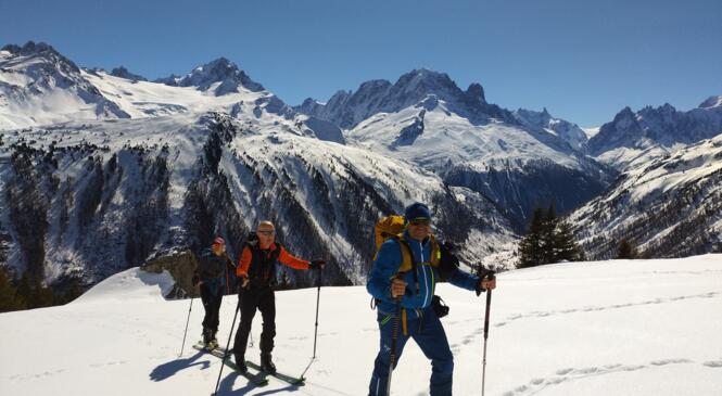 Panoramas superbes et petit goût d'aventure aux Aiguilles Rouges image article