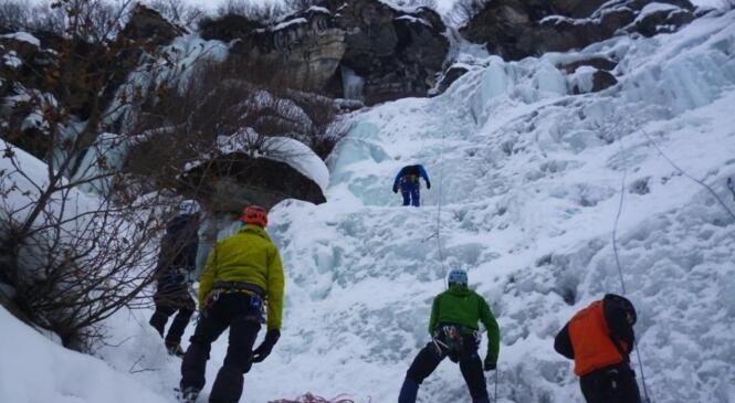 Initiation cascade de glace pour les zwhenos image article