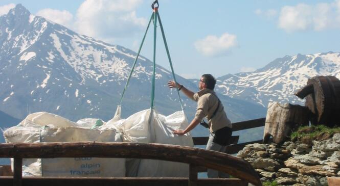 Recherche de bénévoles pour travaux au refuge de la Dent Parrachée image article