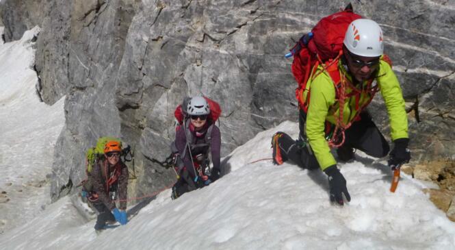 Stage formation alpinisme neige et glace en juillet : 1 désistement ce matin ! image article