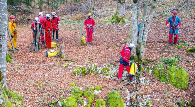 Sortie inter-écoles au gouffre de la Morgne image article