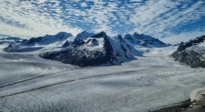 2025… Année des Glaciers. À la découverte des glaciers des Alpes Suisses. image article